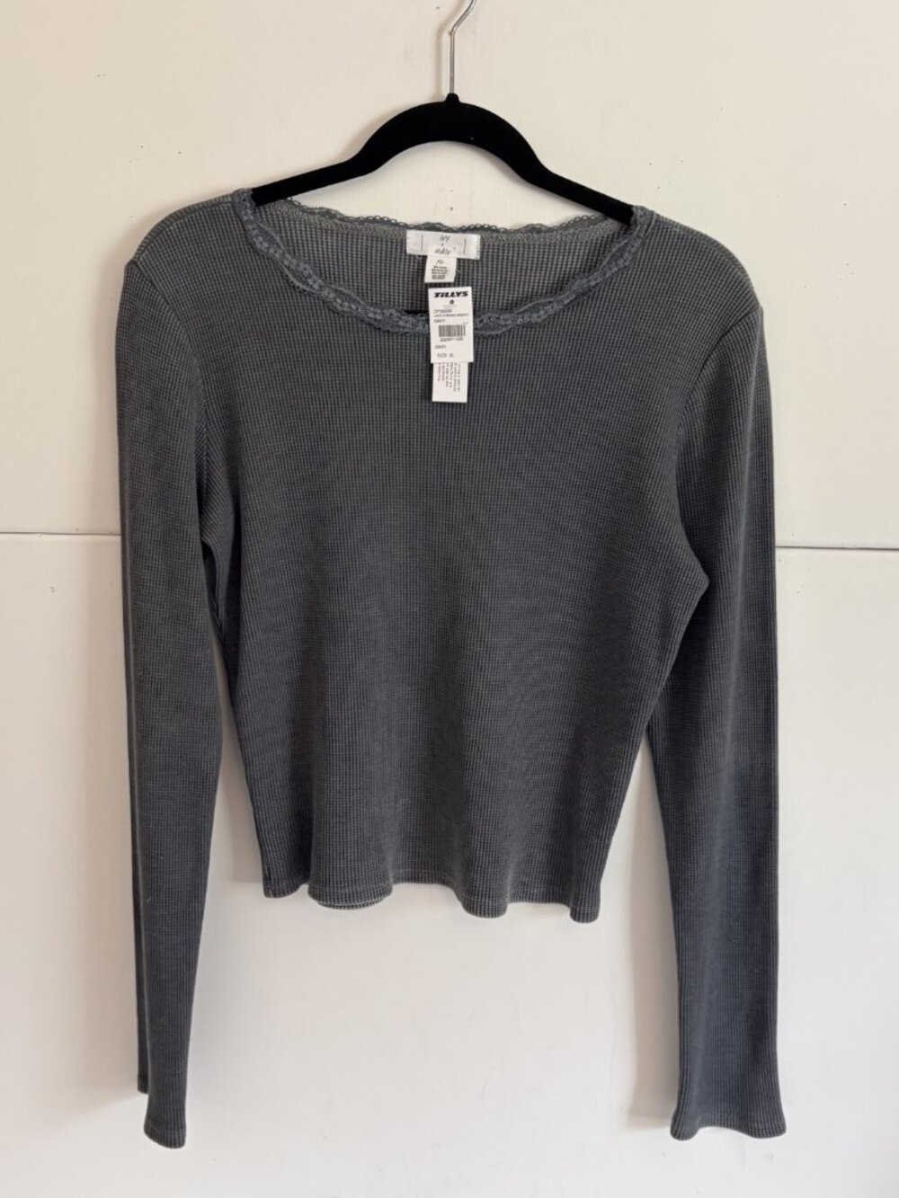 Ivy & Main Woman Gray Waffle Knit with Lace Trim Long Sleeve Size XL